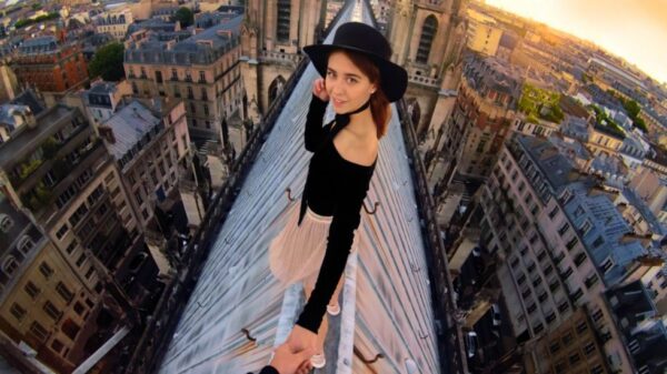 Leo1Romania Skywalkers - A Love Story: Iubirea dusă dincolo de Nori și de Teama de Moarte